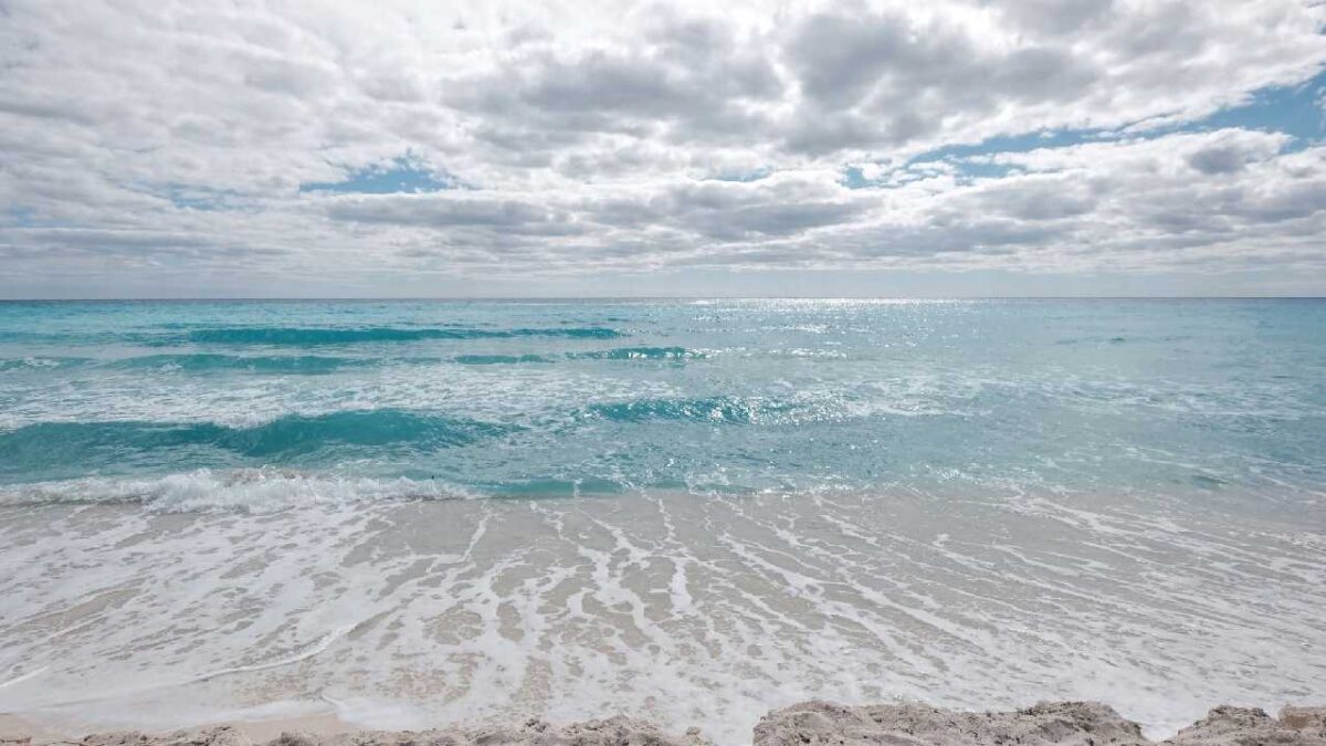 Habrá nublados por la onda tropical 16, pero seguirá el calor.