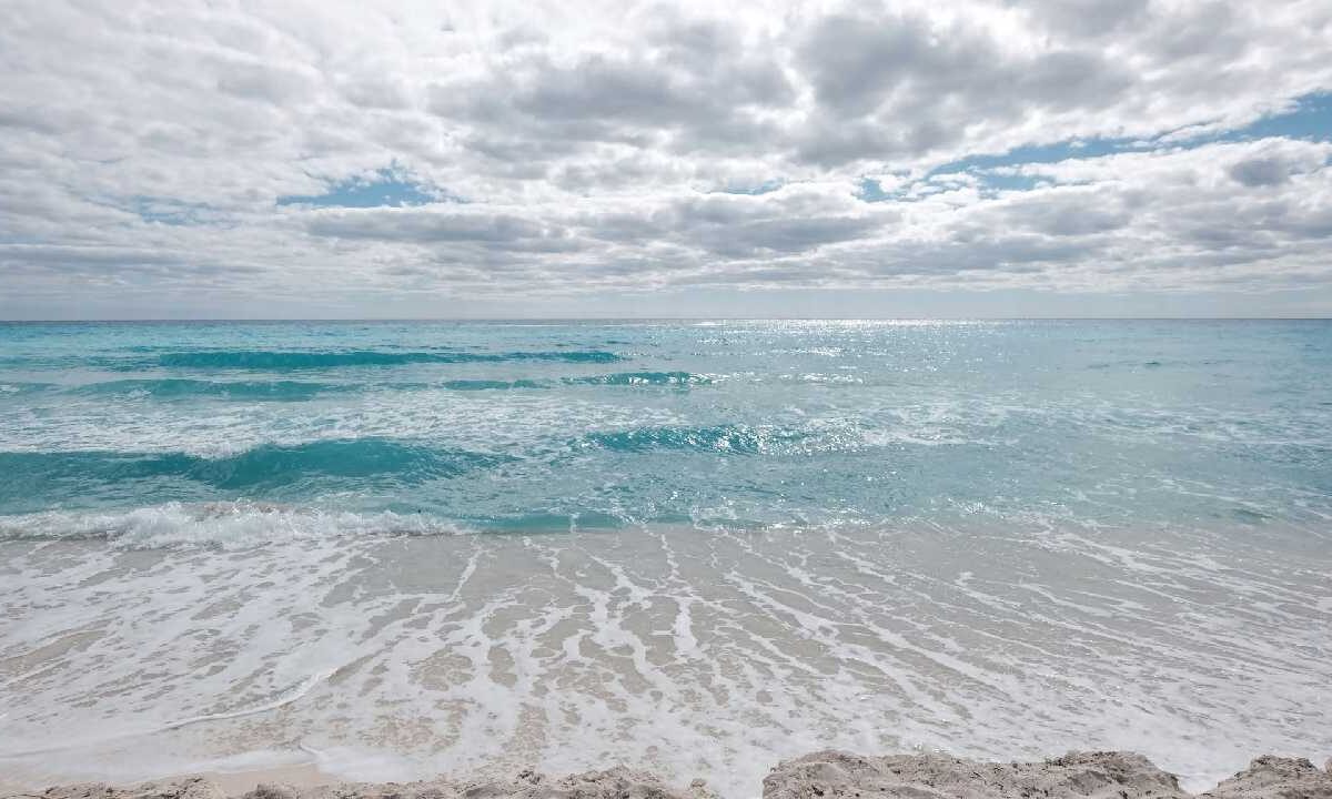 Habrá nublados por la onda tropical 16, pero seguirá el calor.