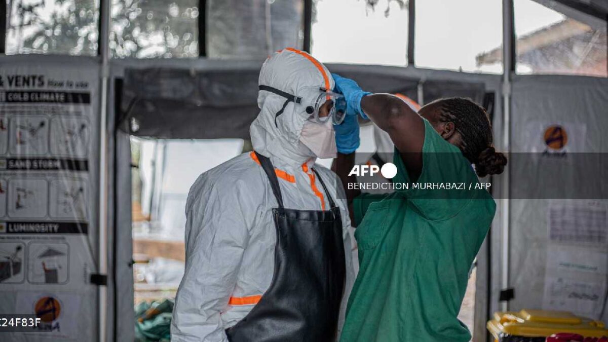 Se mantiene alerta por ébola en el Congo.