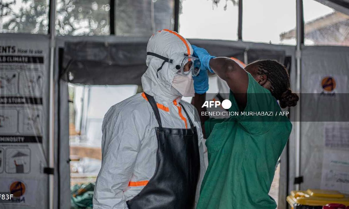 Se mantiene alerta por ébola en el Congo.