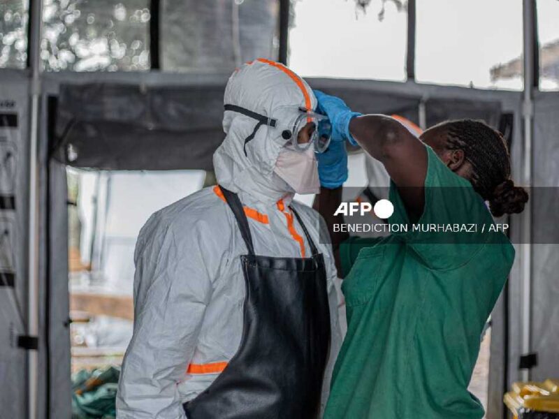 Ébola fuera de control: brote en Congo supera los 2 mil casos y deja 754 muertos