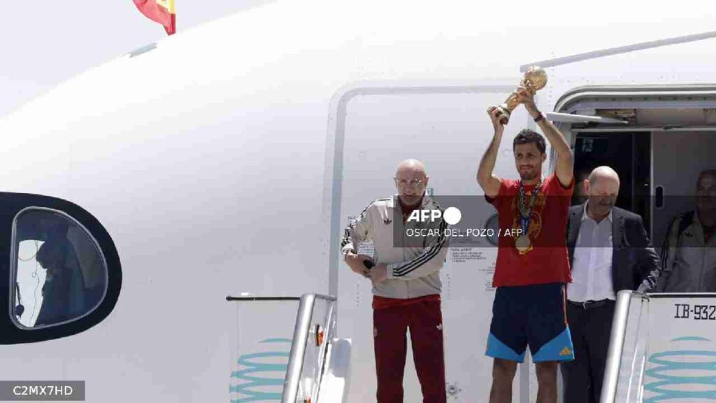 España celebra el regreso de sus campeones del mundo con un recibimiento histórico
