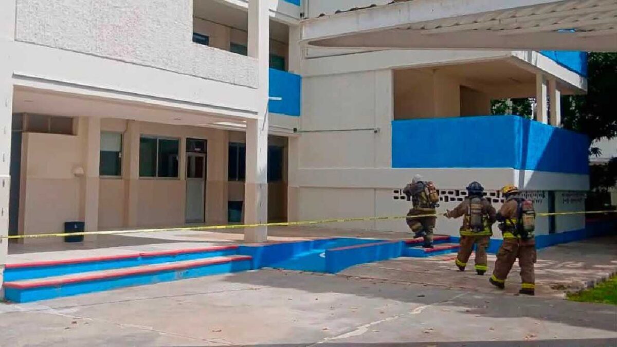 Bomberos de Cancún atendieron la emergencia.
