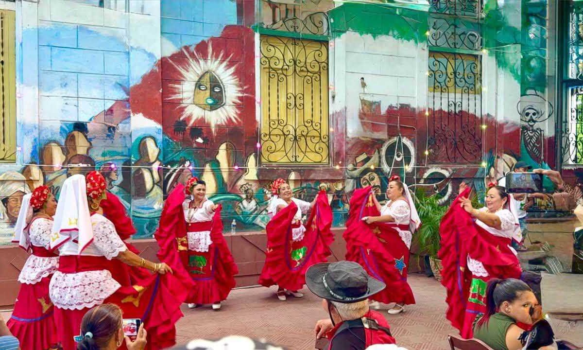 Isla Mujeres deja huella en festival cultural en Cuba.