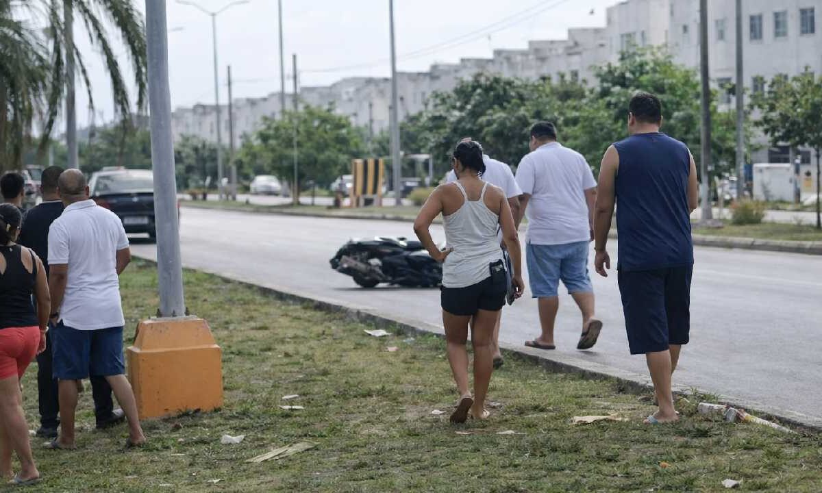 Motociclista muere en accidente.