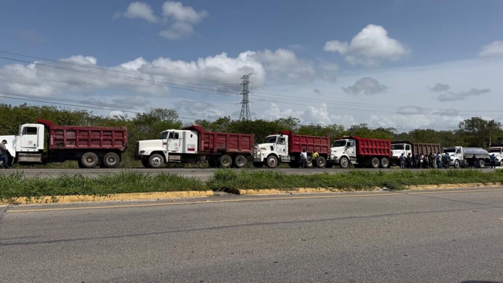 Protesta de transportistas en Quintana Roo en visita de Sheinbaum