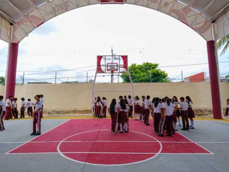 Secundaria Técnica 18 en Cancún estrena domo después de 34 años de espera