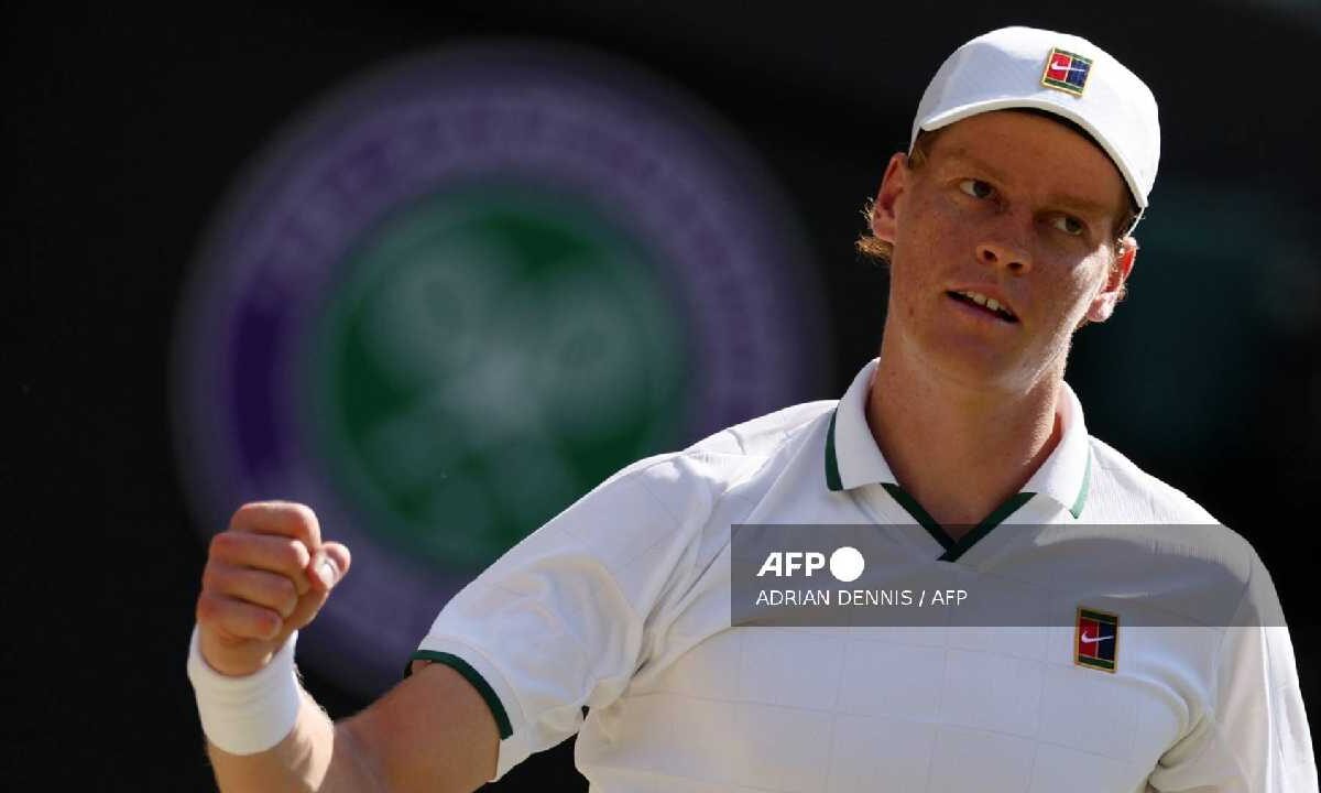 Sinner avanza en Wimbledon.