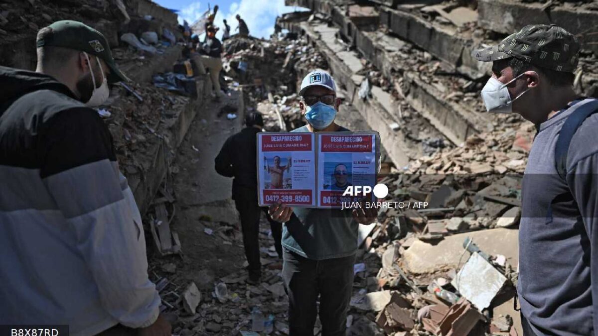 Continúa la remoción de escombros en Venezuela.