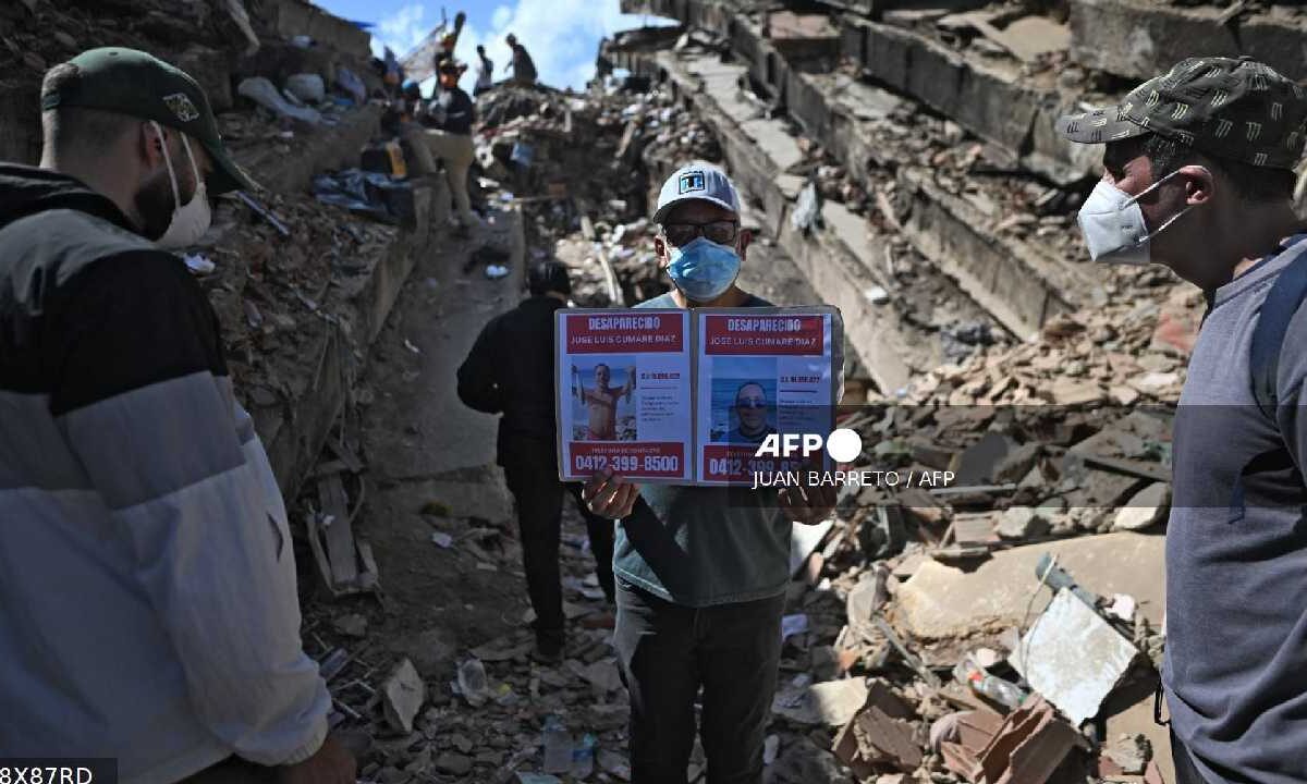 Continúa la remoción de escombros en Venezuela.