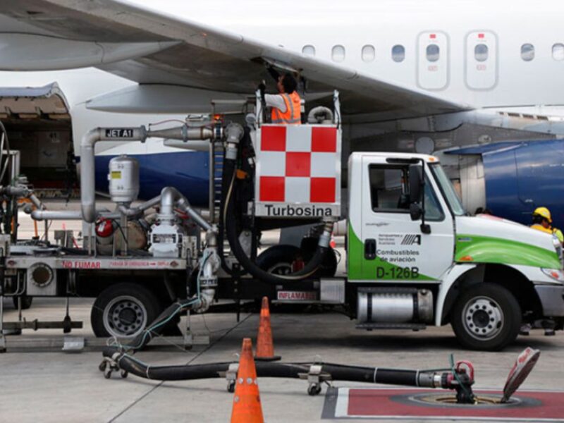 Aumento de la turbosina en 2026 dispara el precio de boletos de avión a Cancún