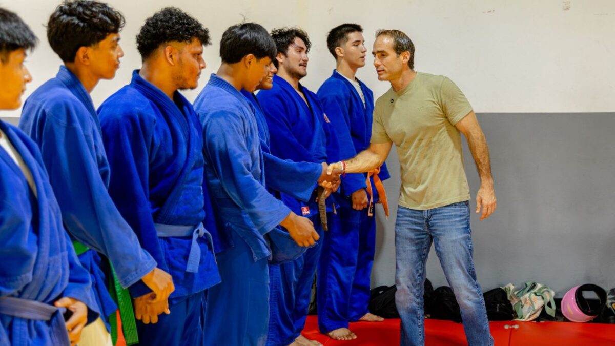 Diego Castañón impulsa el deporte en Tulum con más becas