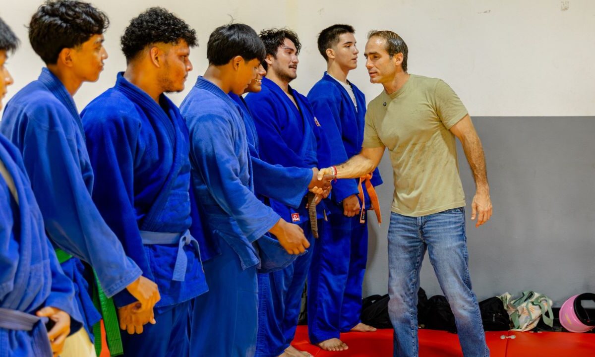Diego Castañón impulsa el deporte en Tulum con más becas