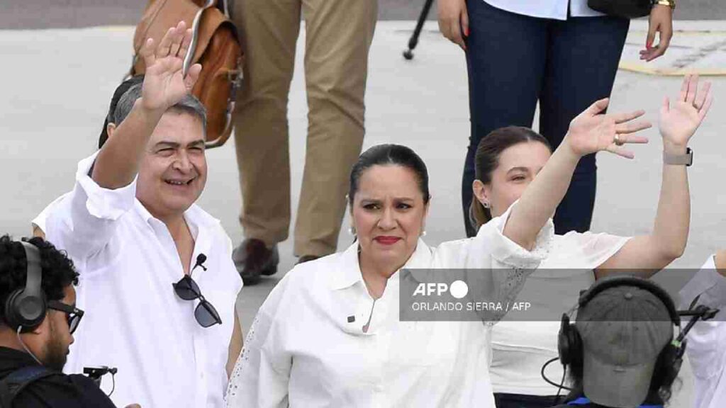 ¡De vuelta a casa! Expresidente Juan Orlando Hernández regresa a Honduras tras indulto de Trump
