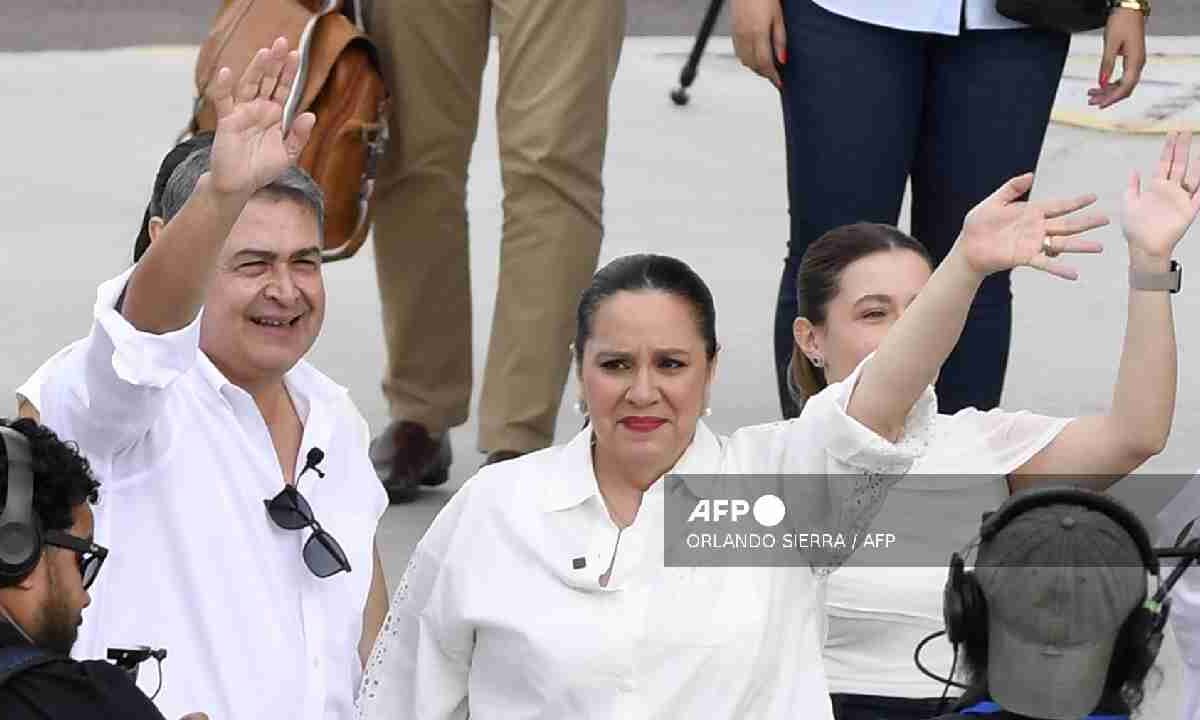 El ex presidente ya está de vuelta en Honduras.