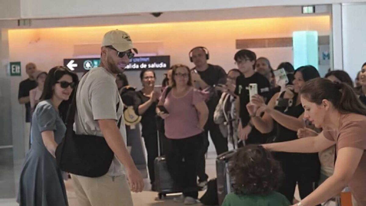 Raúl Alonso Jiménez hizo escala en Cancún.