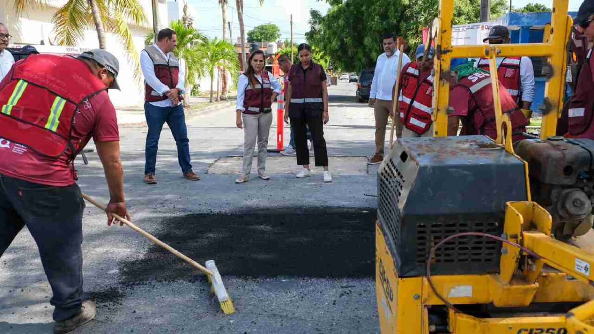 Rehabilitación de calles avanza en Chetumal.