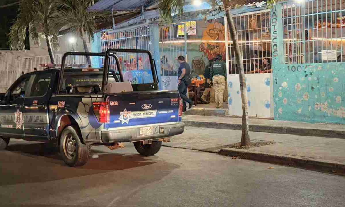 Atacan coctelería en Cancún.