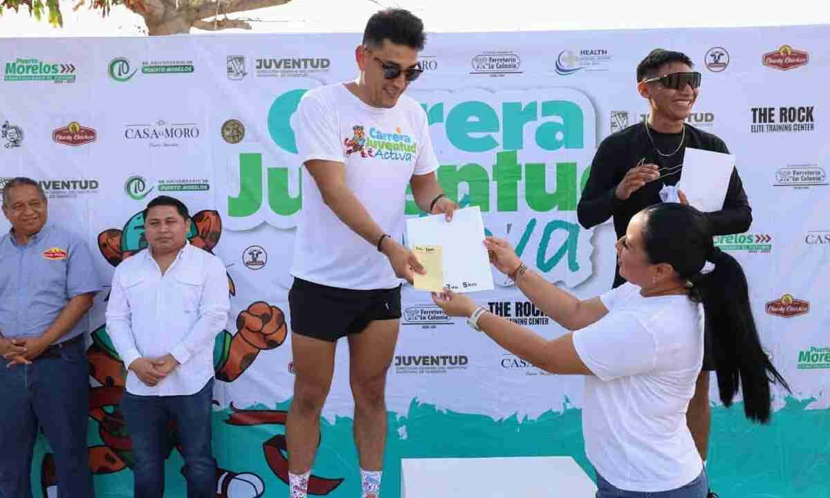 Exitosa carrera en Puerto Morelos.