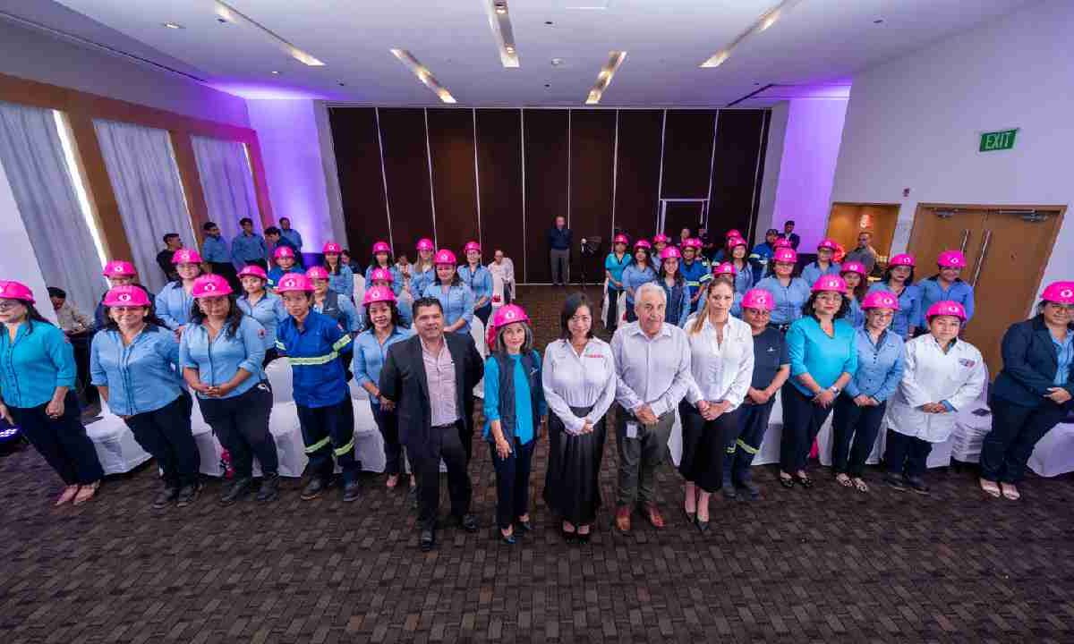 Aguakan impulsa la participación de la mujer.