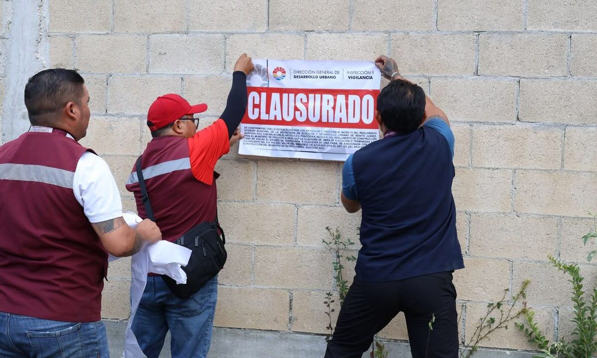 Clausuran desarrollo irregular Mayorales en Cancún