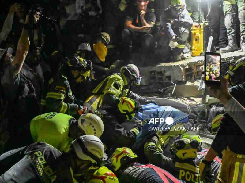 Colombia mantiene búsqueda de sobrevivientes tras terremoto; aumenta cifra de muertos