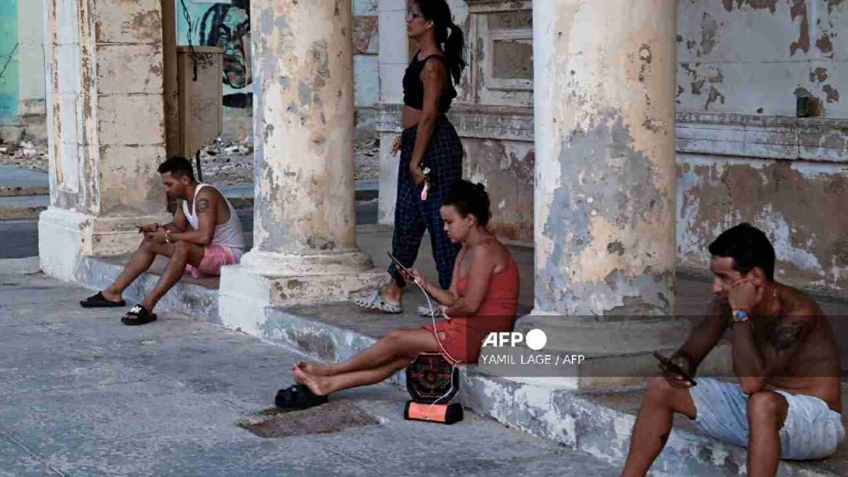 Regresa poco a poco la luz a Cuba.