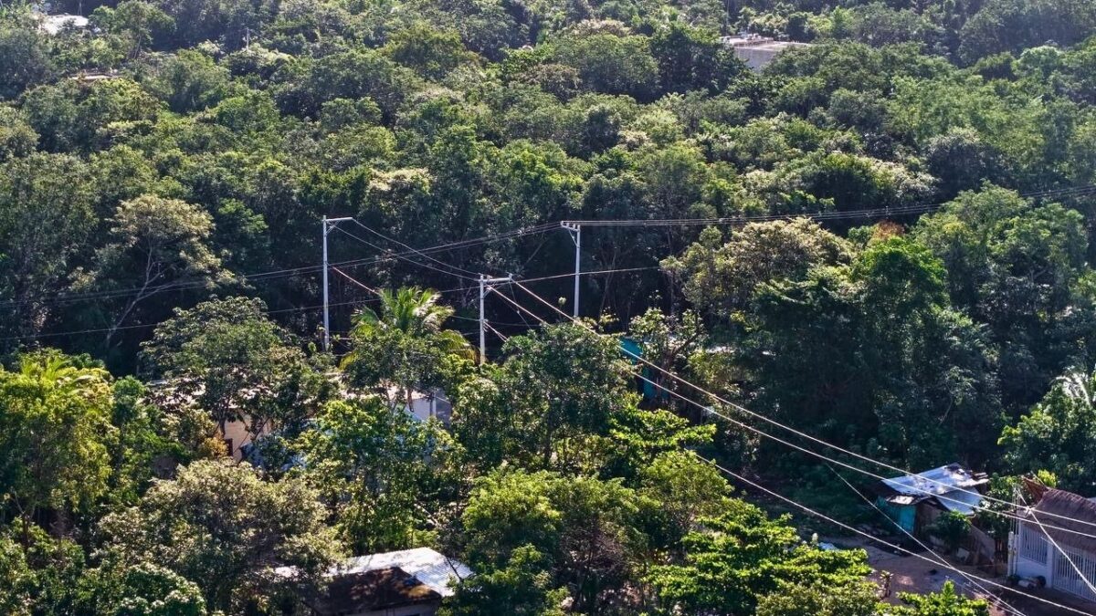 Cancún duplica obras de electrificación en colonias rezagadas