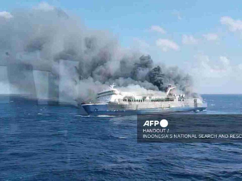 Incendio de ferry deja cinco muertos y 41 desaparecidos en Indonesia