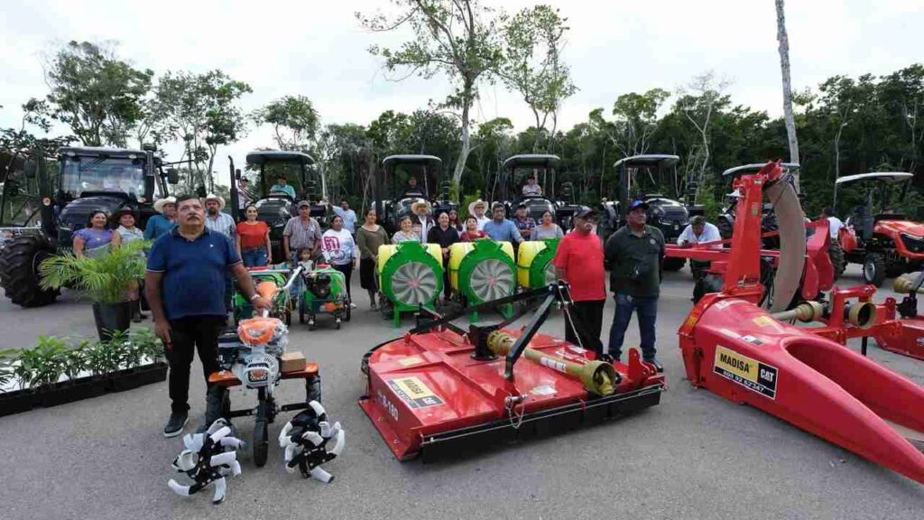 Maquinaria e implementos agrícolas llegan a 73 productores de Quintana Roo