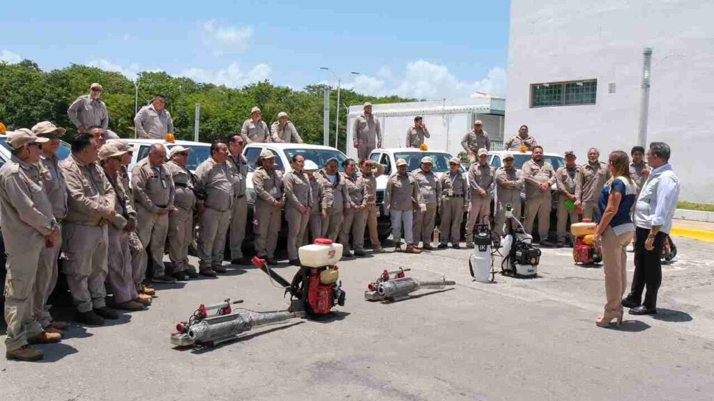 Mara Lezama reconoce al personal de Vectores por su trabajo contra enfermedades en Quintana Roo (video)