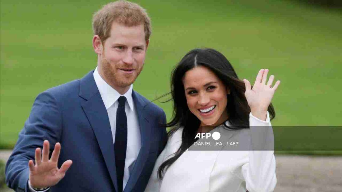 Meghan regresa a Reino Unido.