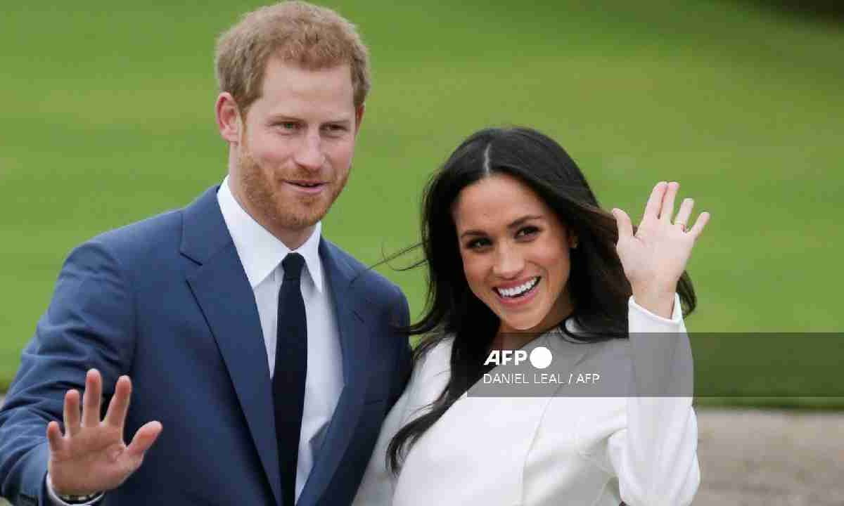 Meghan regresa a Reino Unido.