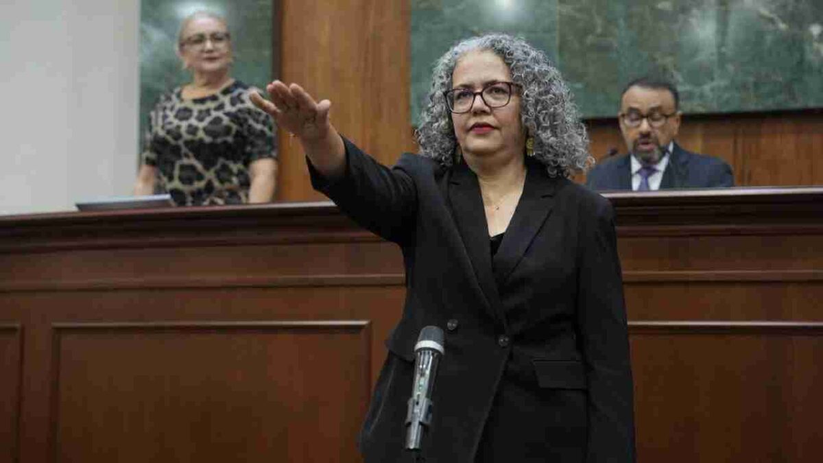 Graciela Domínguez Nava, sustituye a Rubén Rocha Moya.