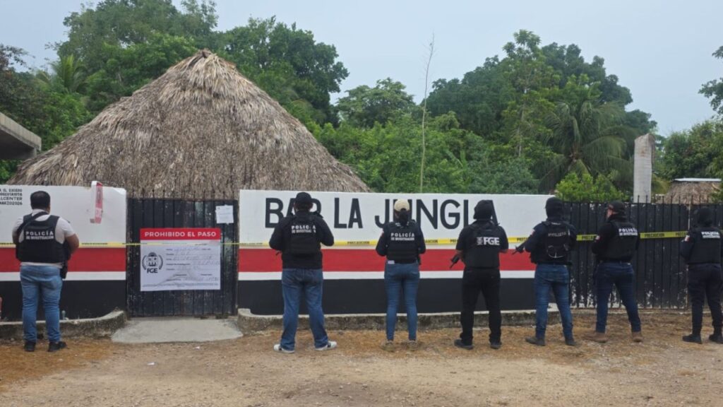 FGE ejecuta cateos en Bacalar y Cancún; hay 2 detenidas
