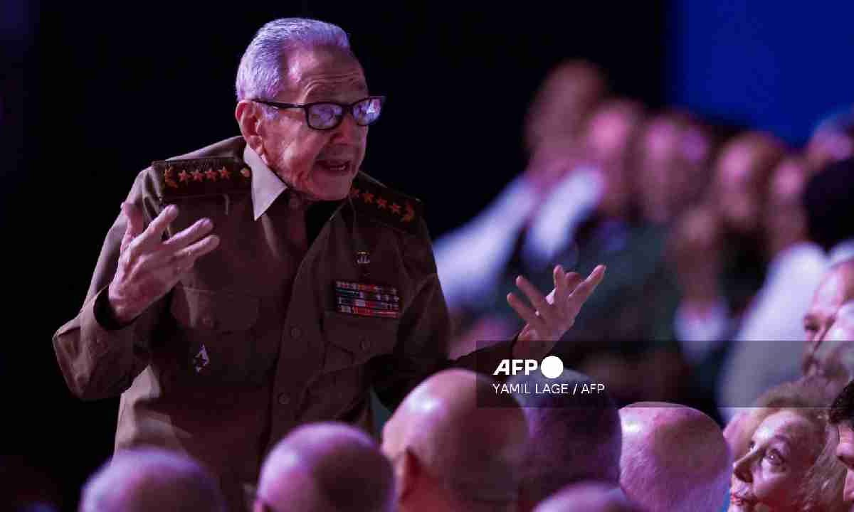 Raúl Castro reapareció.