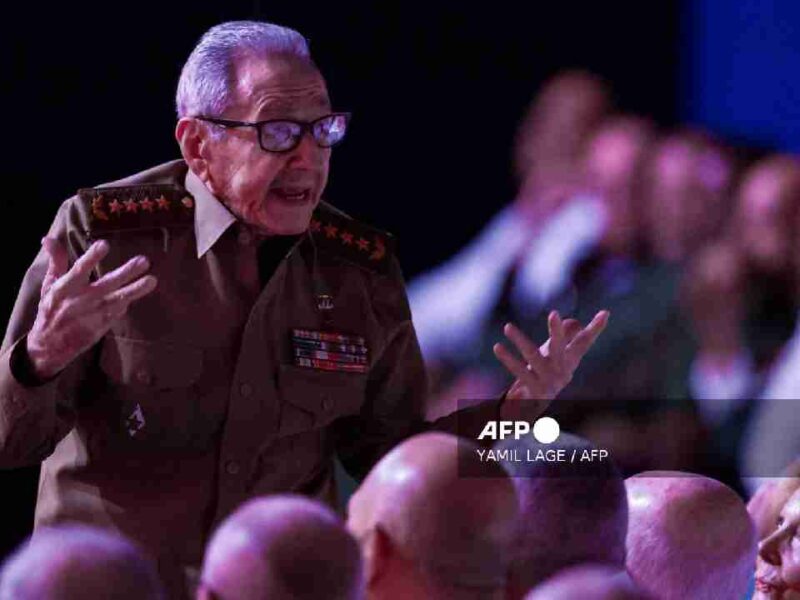 Raúl Castro reaparece en La Habana durante homenaje por el centenario de Fidel