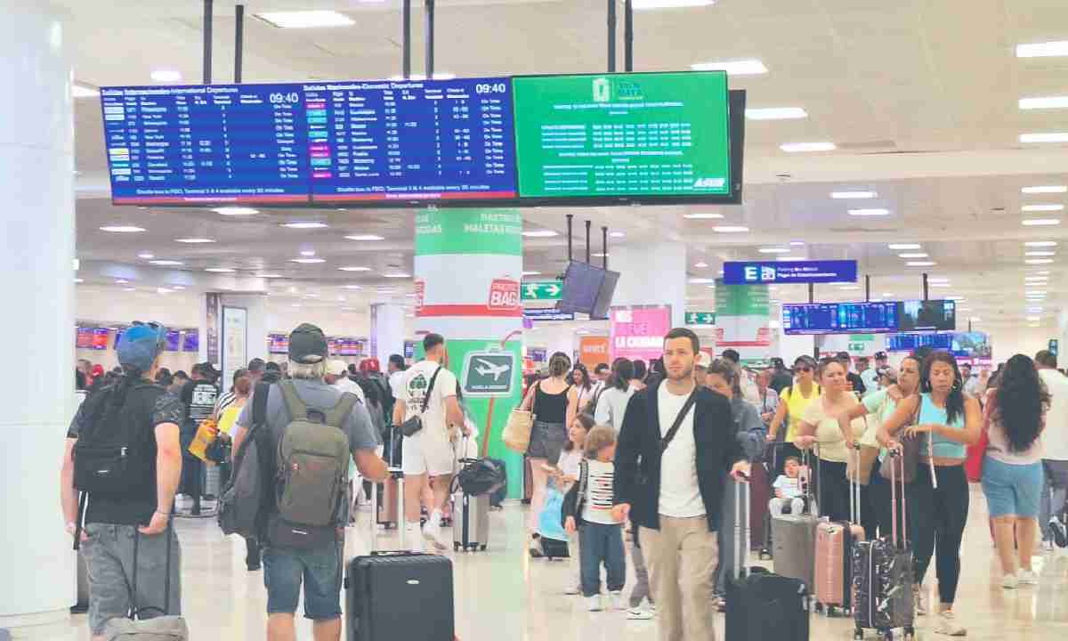 Viajeros optan por diferentes destinos.