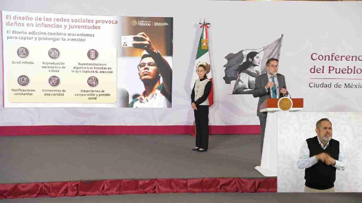 Habrá regulación de celulares en escuelas del país.
