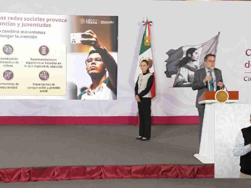 Sheinbaum anuncia regulación de celulares en escuelas ¿Estás de acuerdo?