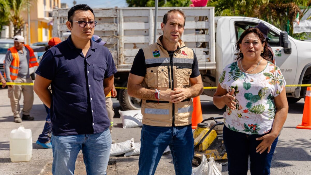 Tulum responde a vecinos con trabajos de bacheo y limpieza