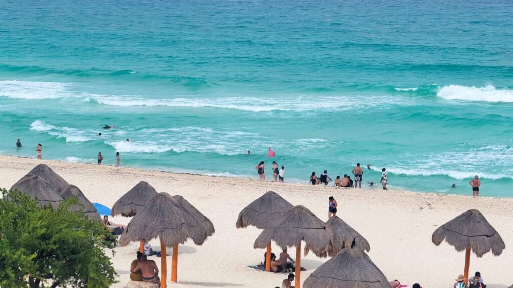 Turismo en Quintana Roo, al 67%; oferta aéra en Cancún cae 10%