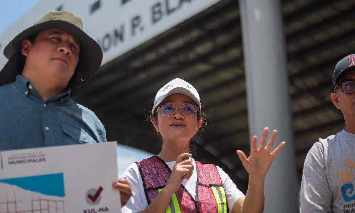 Yensunni Martínez defiende legalidad del PDU de Mahahual