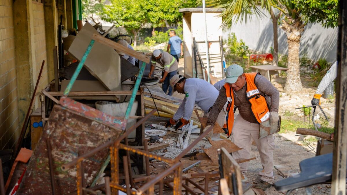 Tulum arranca saneamiento en escuelas previo al regreso a clases