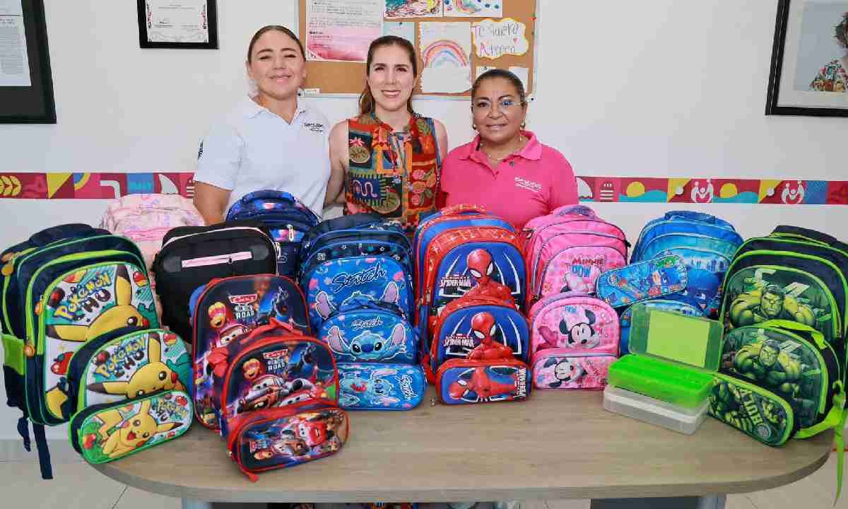 Atenea Gómez entregará mochilas a niñas y niños.
