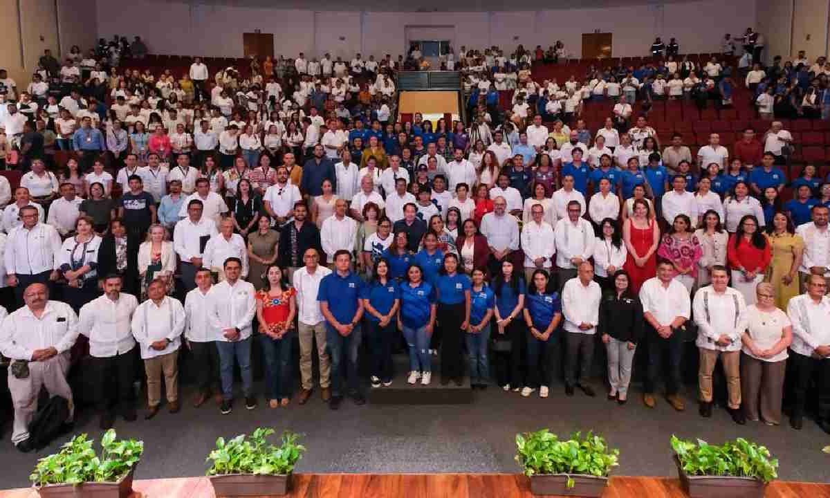 Clausuran foro de tecnología.