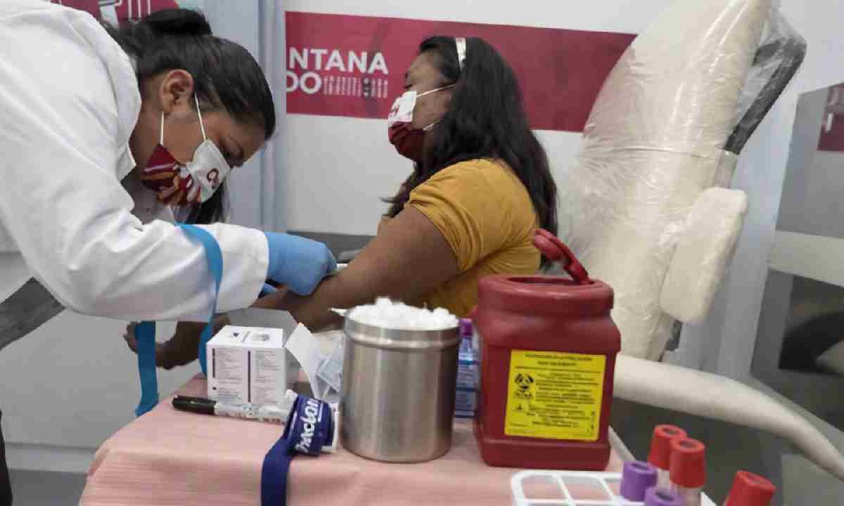 José María Morelos con las caravanas de salud.