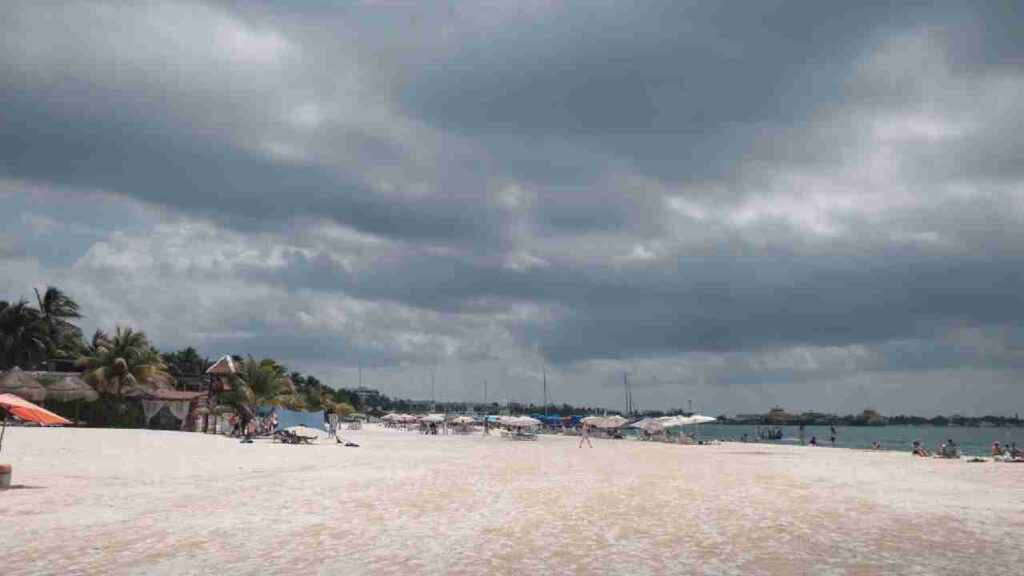 Clima Quintana Roo: cielo nublado este martes 8 de septiembre; prevén ambiente caluroso y lluvias aisladas