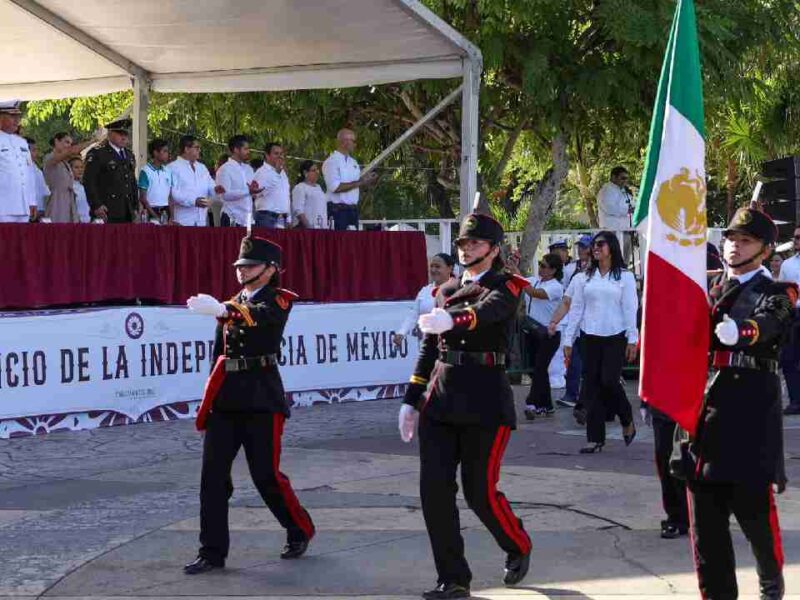 Desfile Cívico Militar en Cancún: checa las mejores imágenes del evento encabezado por la presidenta municipal (galería y video)