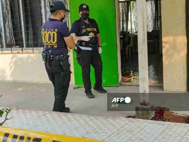 Estudiante desata el terror en una escuela de Filipinas; mata a dos adolescentes antes de suicidarse
